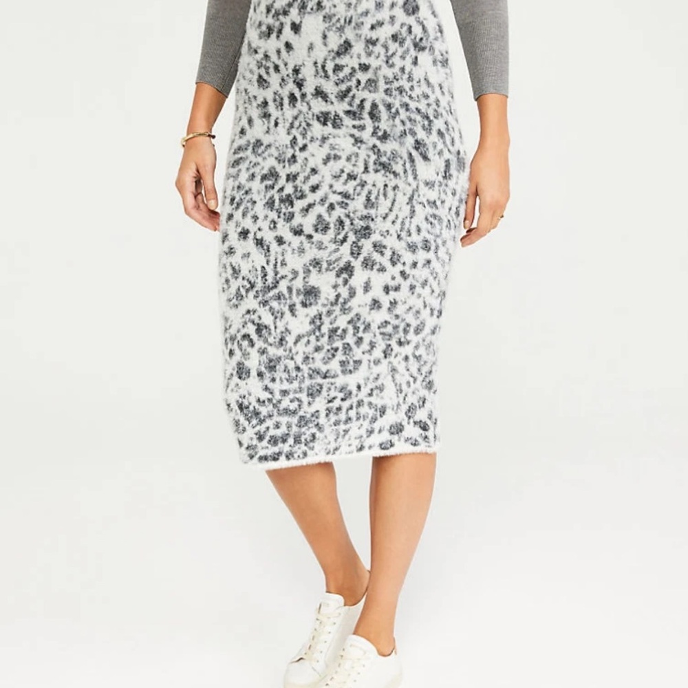 Ann Taylor Leopard Print straight sweater  Skirt